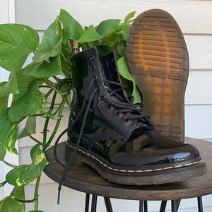 Dr. Martens boots 🌿